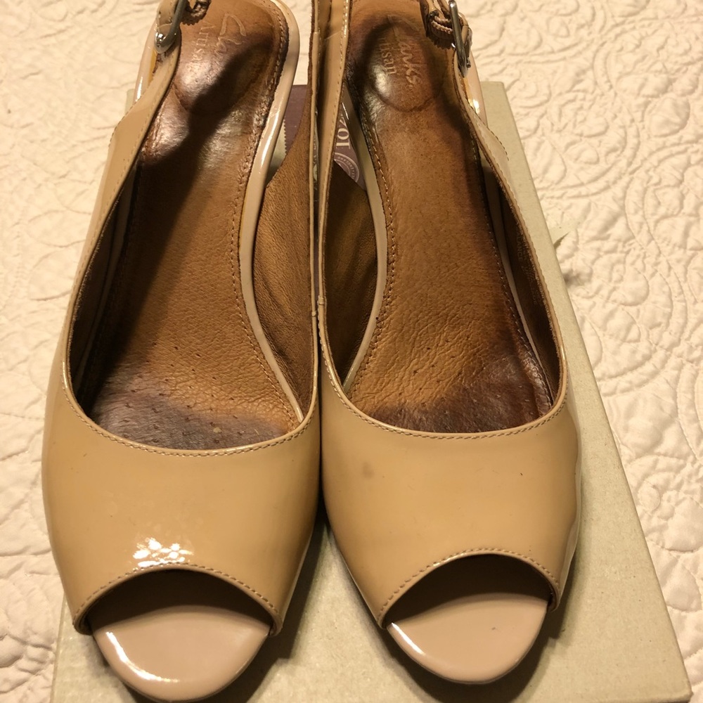 Clarks sling back peep toe pump